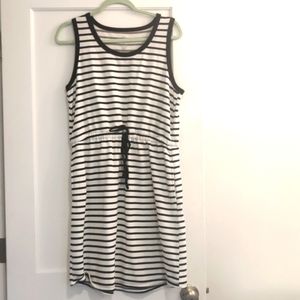 Draw string waist dress. Large